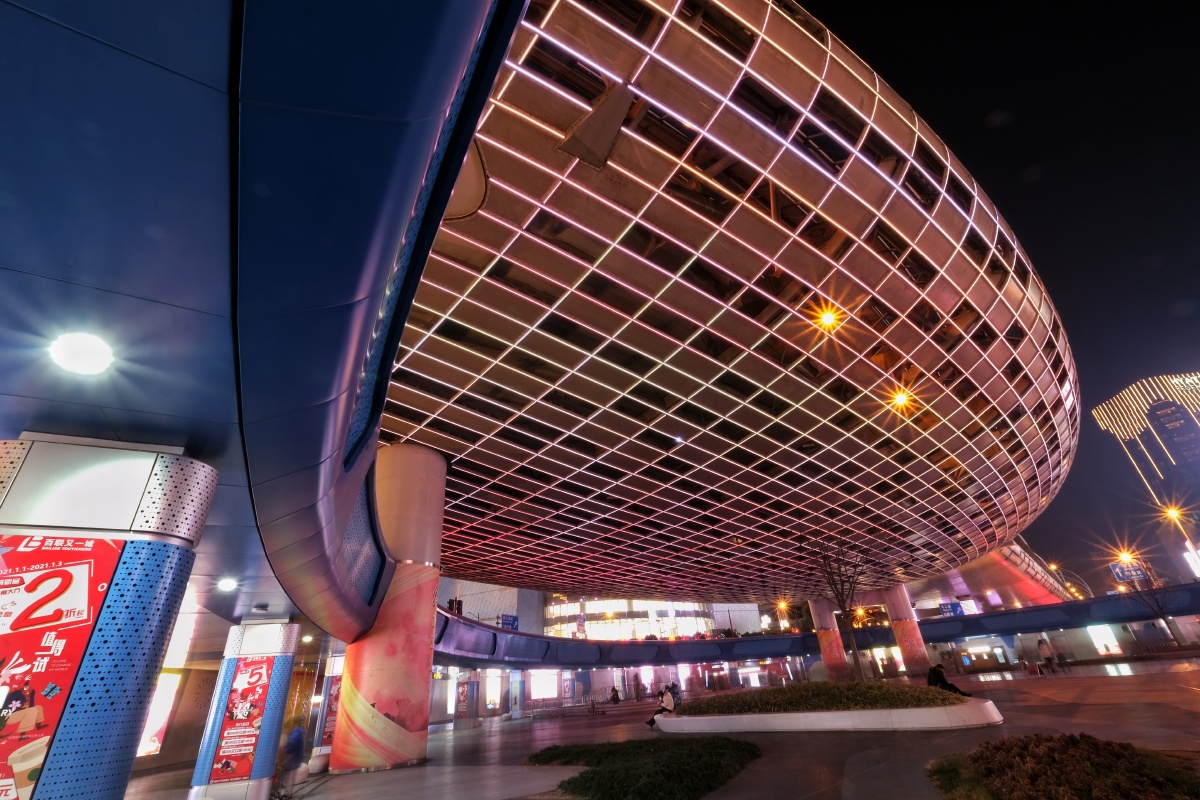 《打卡五角场,抓拍"彩蛋"》"彩蛋"是镶嵌在上海市杨浦区五角场上方