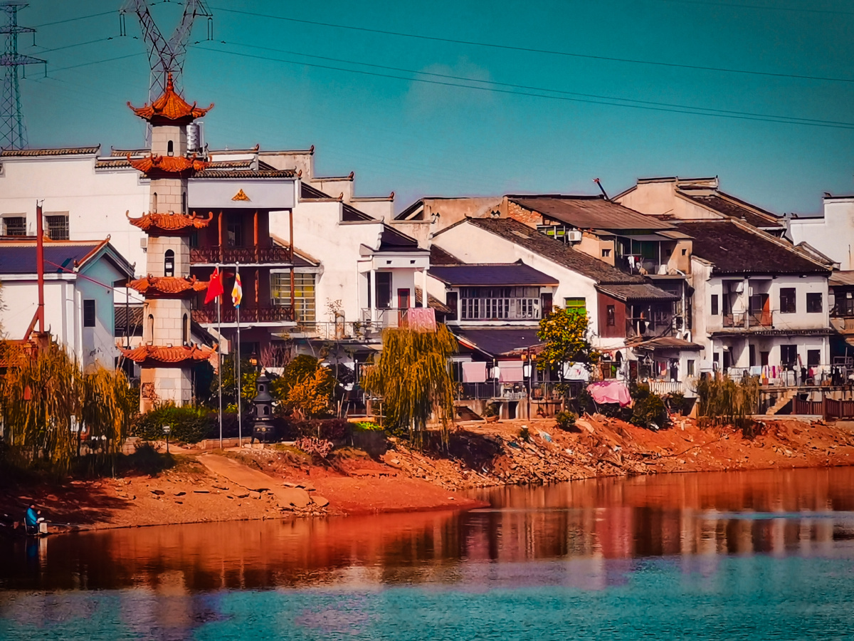 青橙色调靖港街道