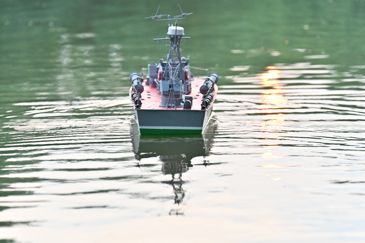 气势汹汹的鱼雷艇冲破水面仿佛要同敌人决一死战苏联183型鱼雷艇模型