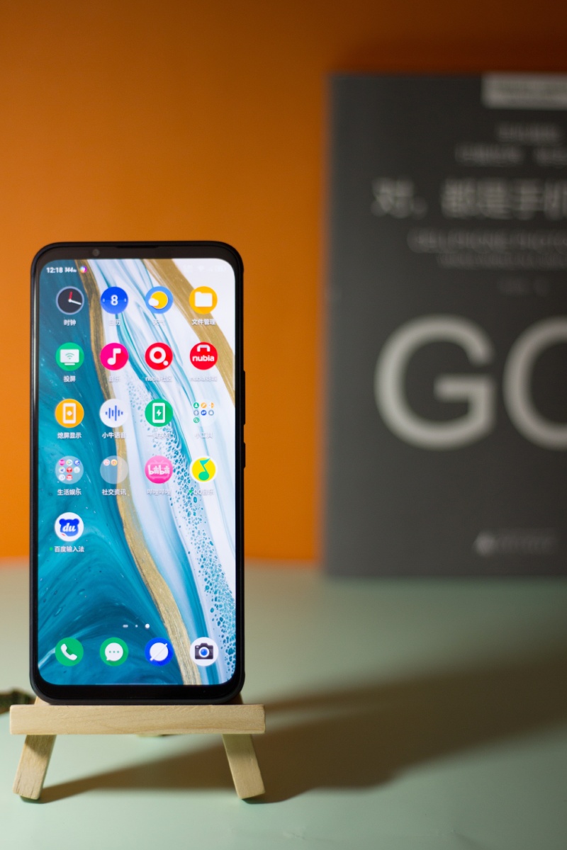 努比亚play5g手机特写