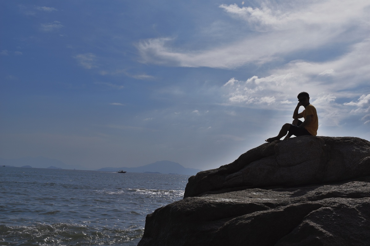 看看海心就静了