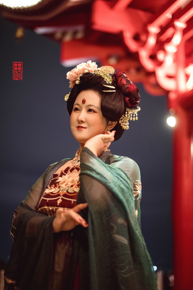 四大美人系列之杨玉环模特妆造长歌