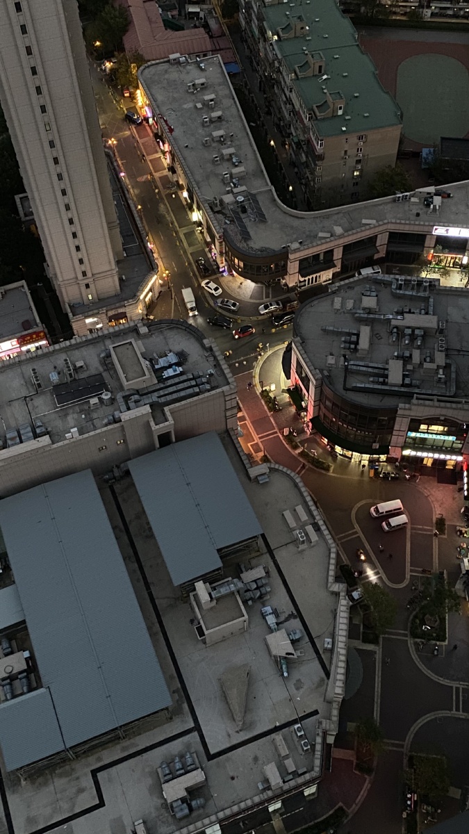 俯视上空城市夜景