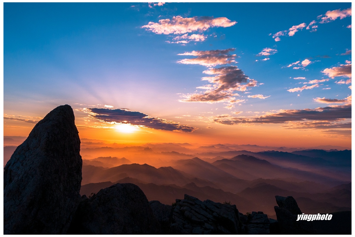 雾灵山顶观日出