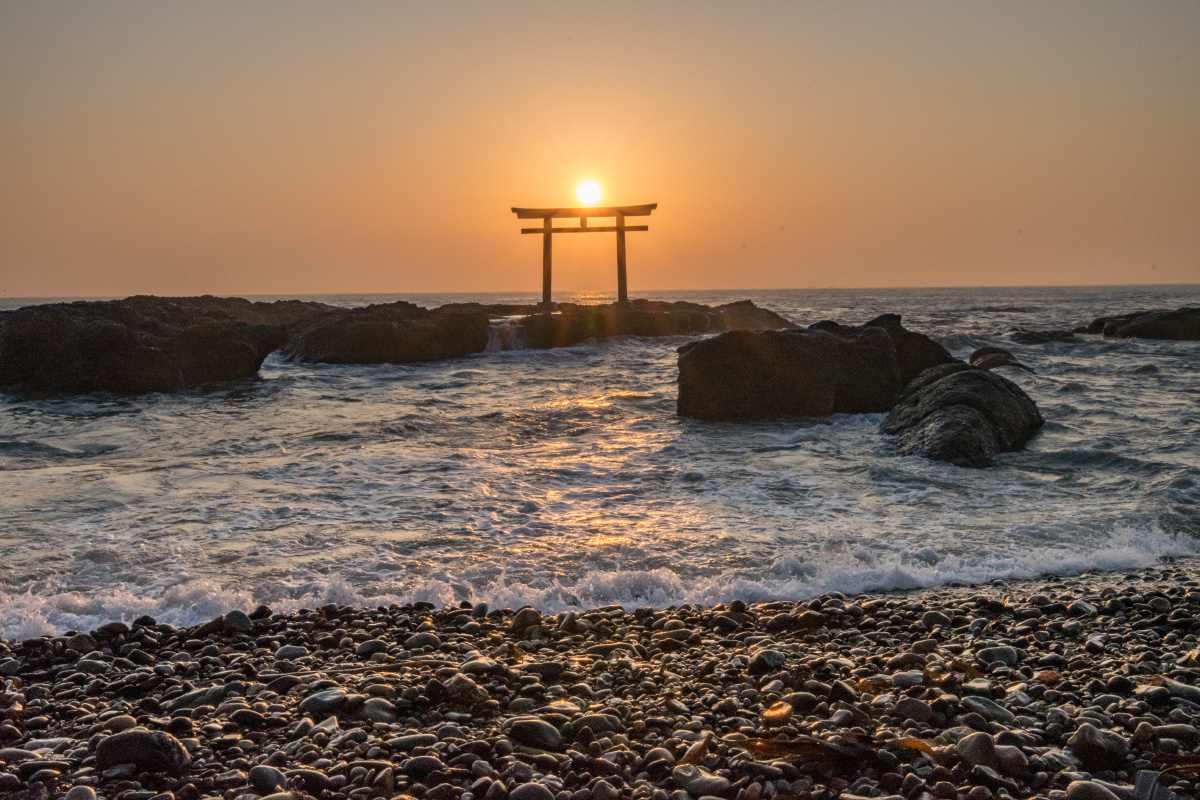 海上神社的日出
