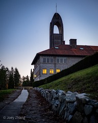 1056431