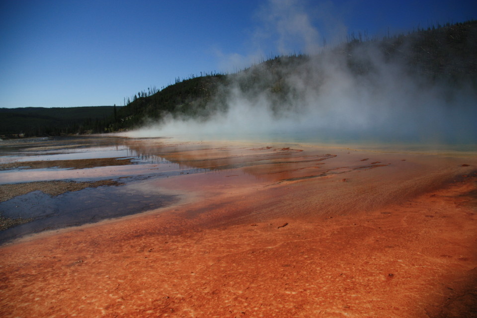 grand prismatic geyser br /> 最大的硫磺泉,国家地理的黄石标志照.
