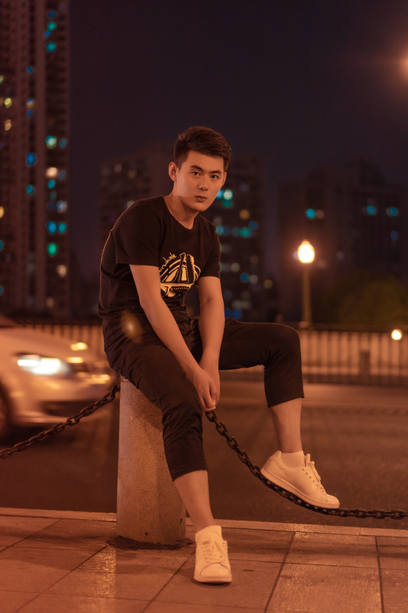 夜景人像 男生情绪片 帅哥