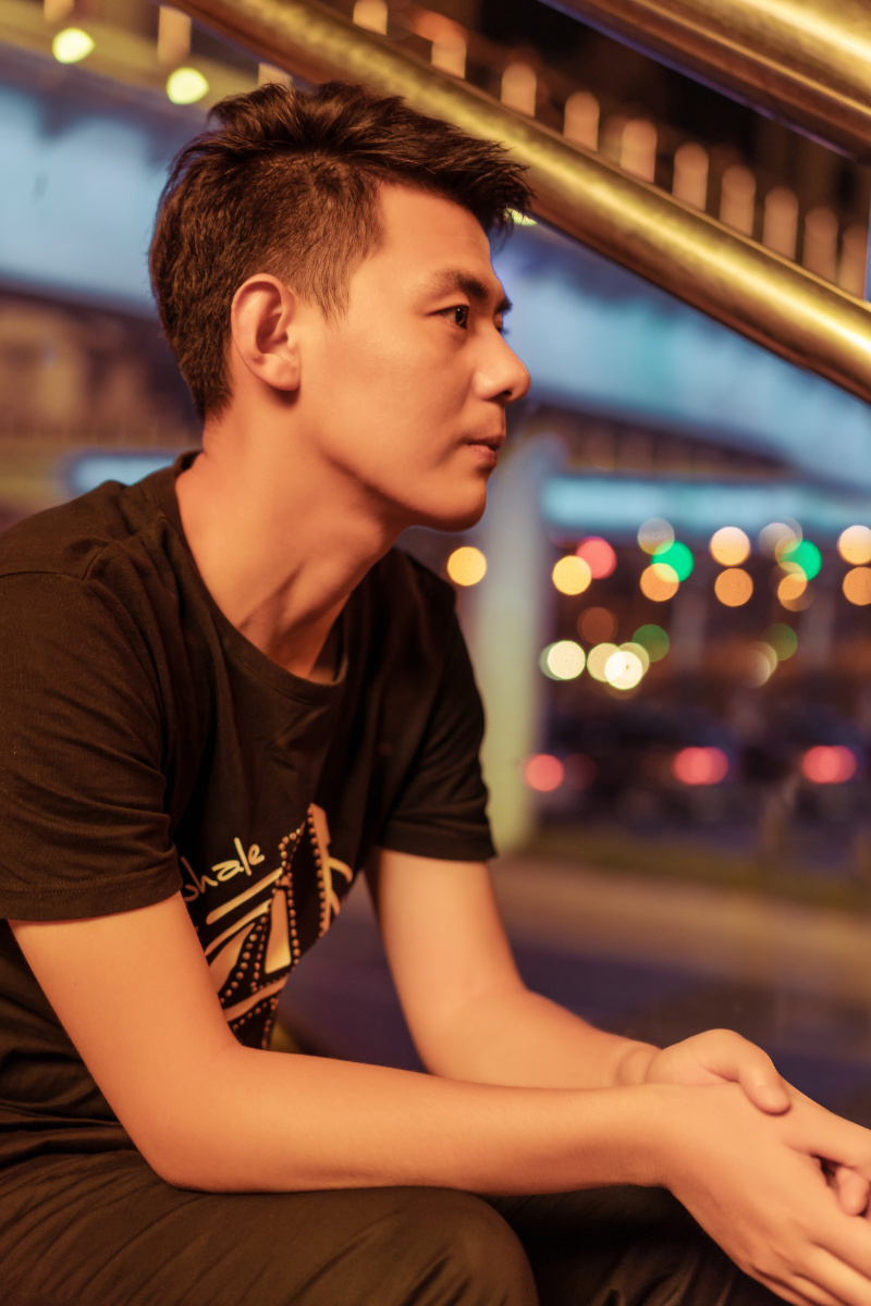 夜景人像 男生情绪片 帅哥