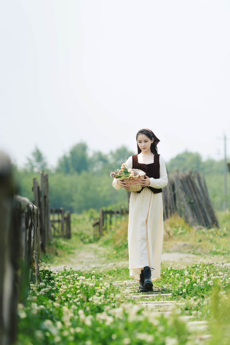 油画中走出来的少女农场拍摄庄园拍摄牧场写真