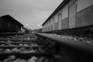 744690