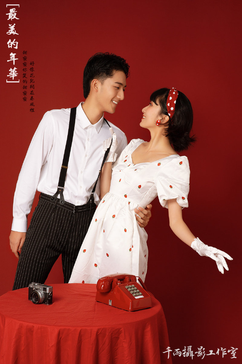 一组复古八十年代的情侣写真的分享给大家祝大家情人节快乐