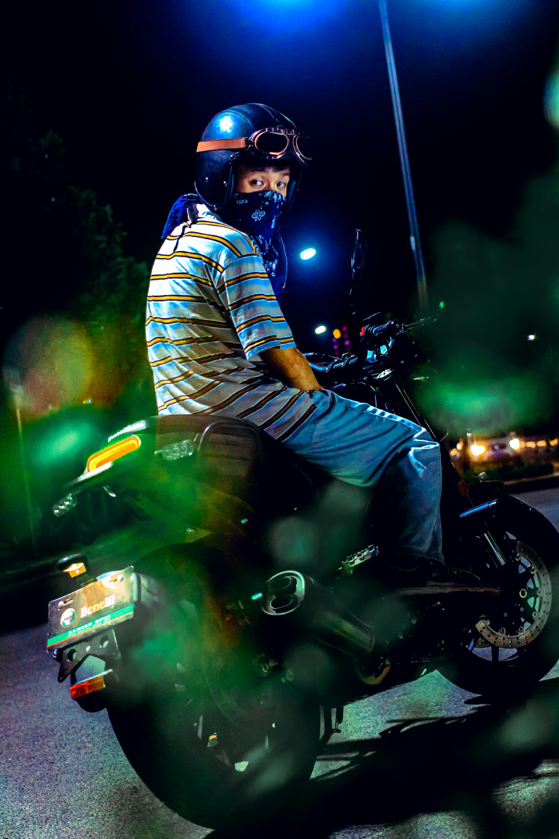 机车党帅气街拍