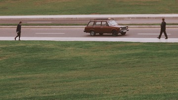 912