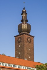 548