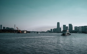 7E6A0E41-F76F-4283-9DCE-333C1D0186CB/L0/001