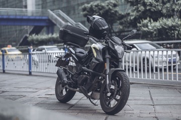 240280