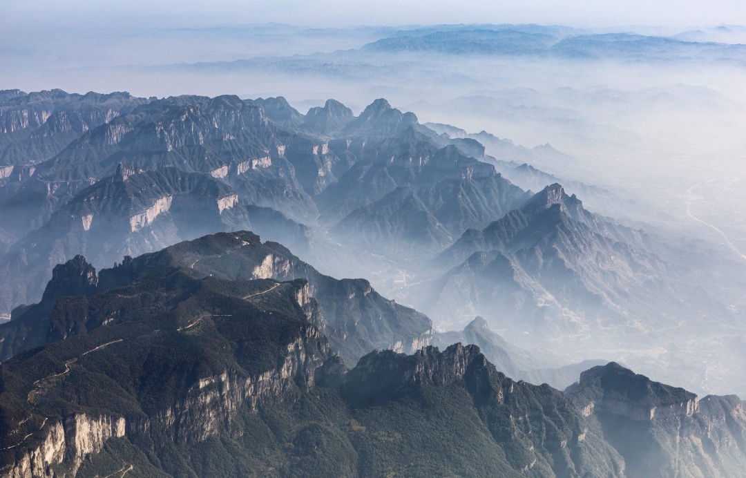 庐山横看成岭侧成峰
