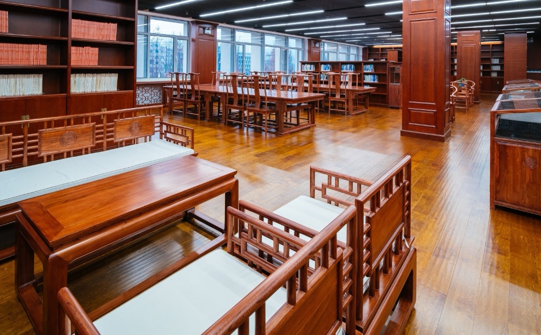 中式图书馆阅览室