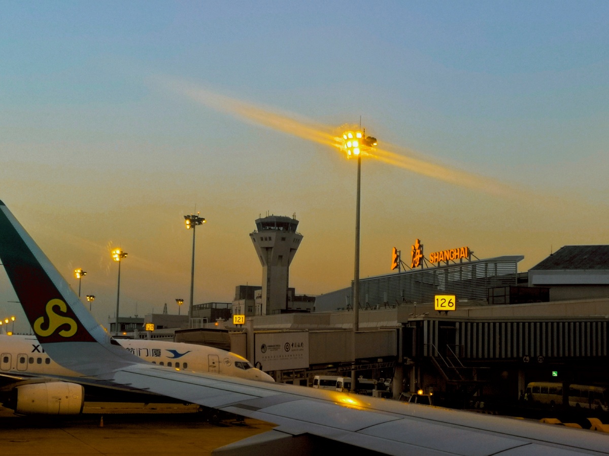 上海虹桥机场回来的时候与去的路上截然不同的心情