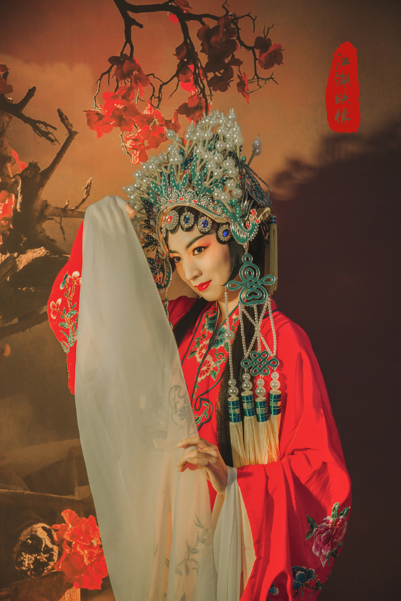 致敬国粹戏曲鬓边不是海棠红