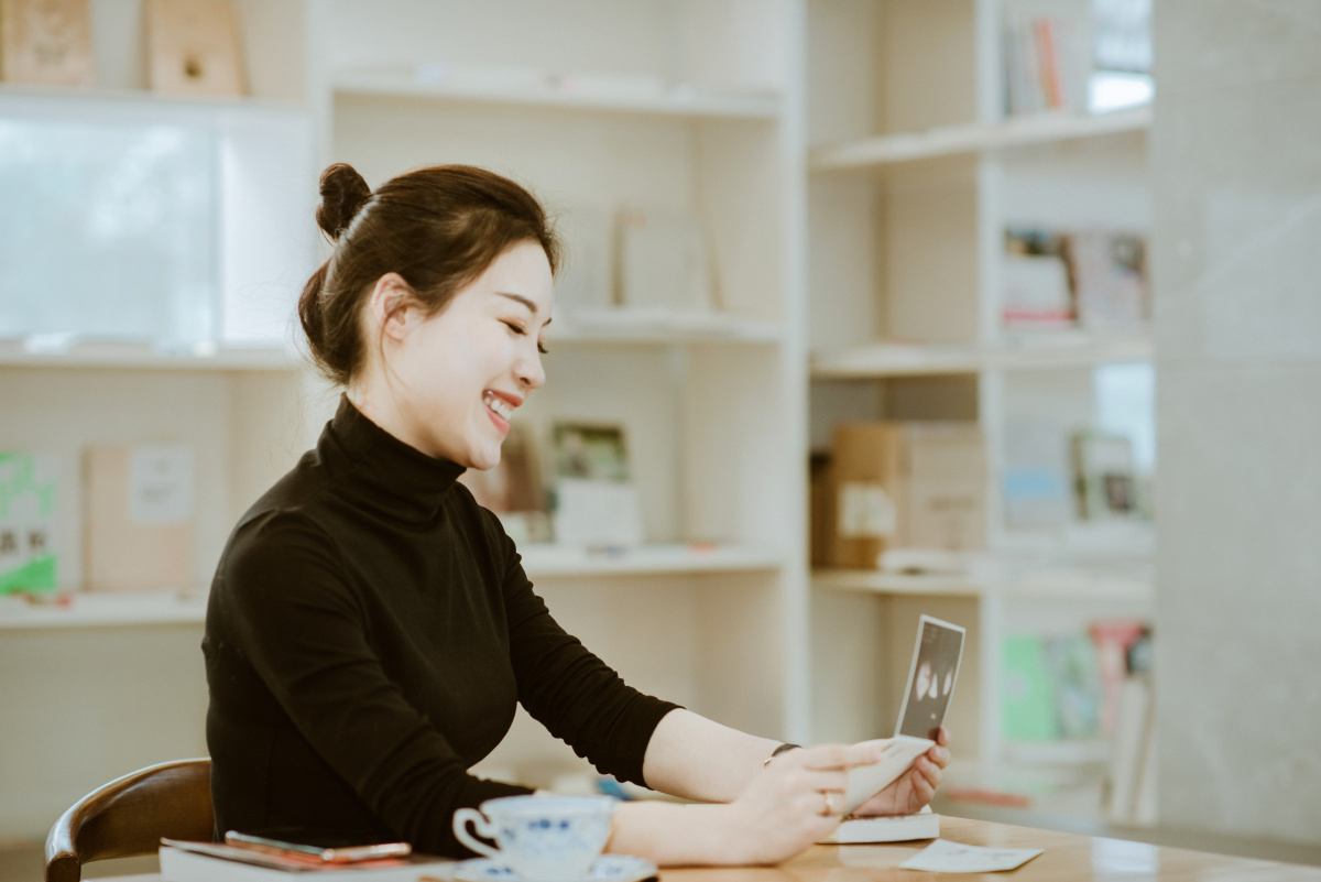 浺瀜沆漾笑胜海