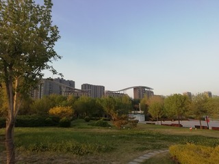 984747