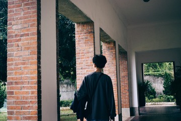 001