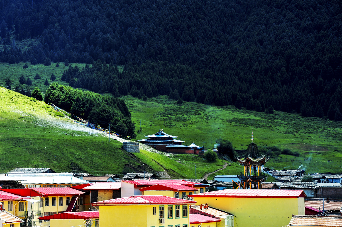 四川若尔盖郎木寺它不仅是自然美景的天堂古道的交会口也是多元文化