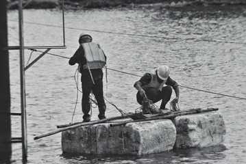 188370