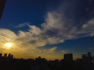 1052779