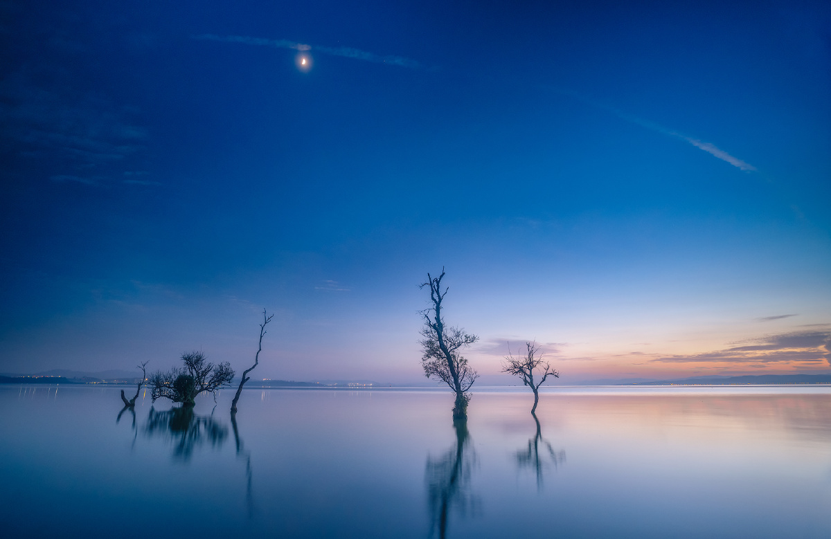 滇池月色,撩人,美丽.