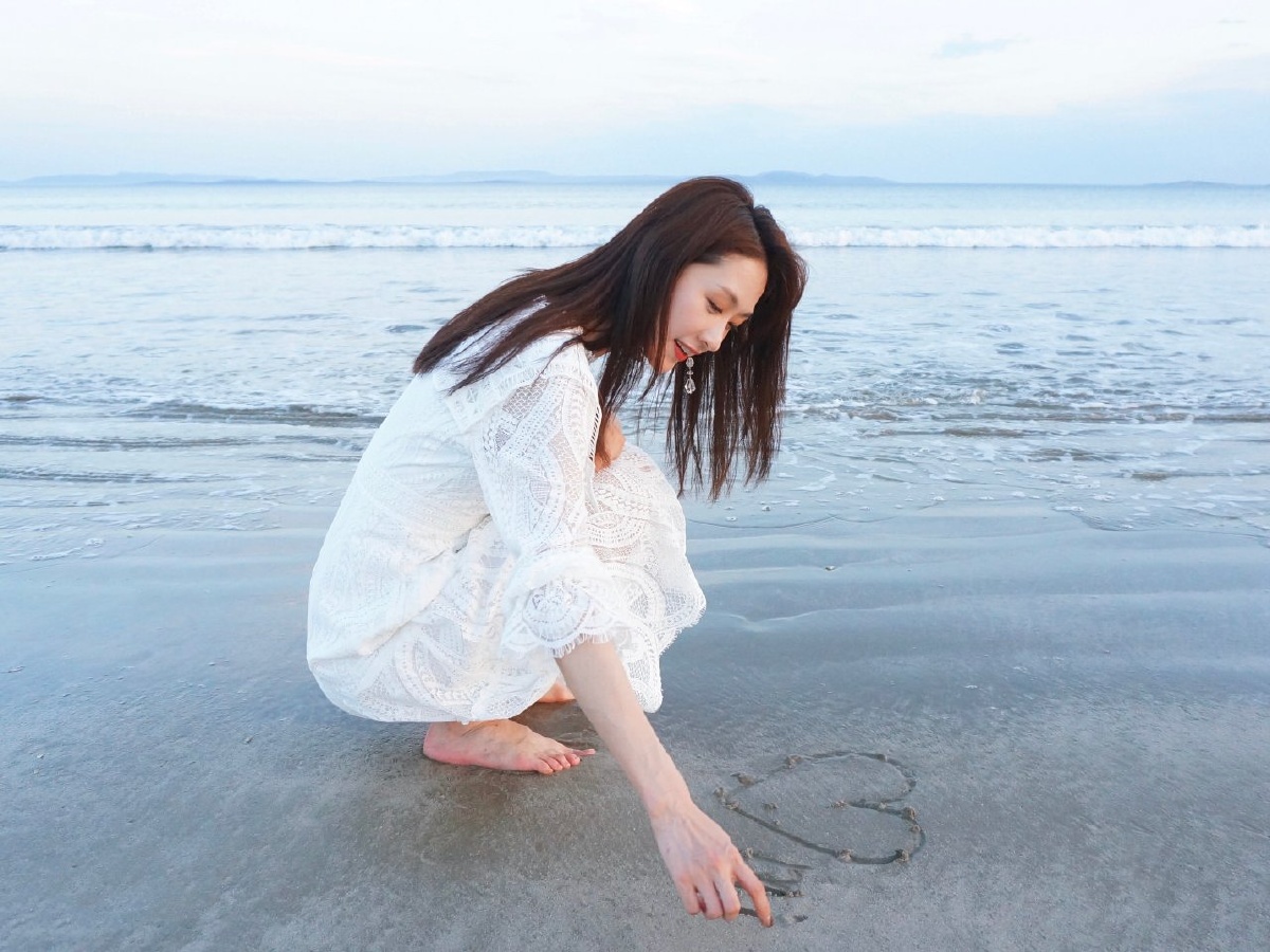 张雯- 空瓶30氧气 - 图虫