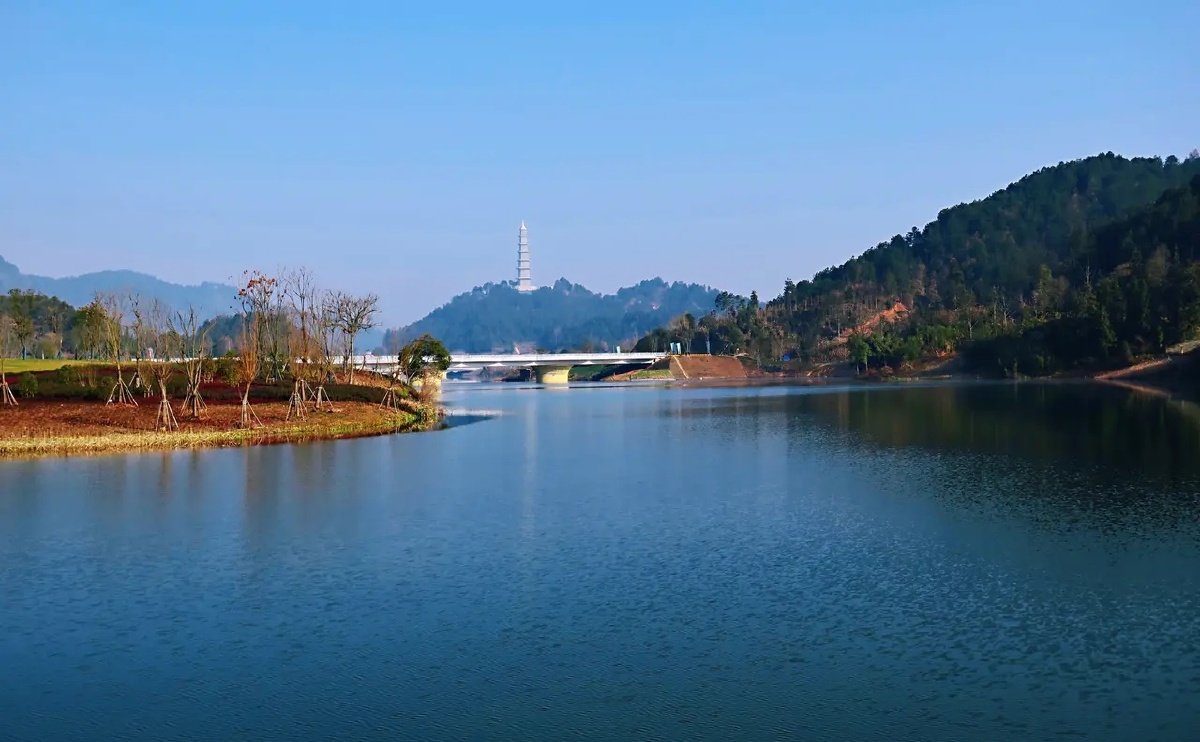 青青世界休闲观光旅游度假区是由舟山青青世界生态观
