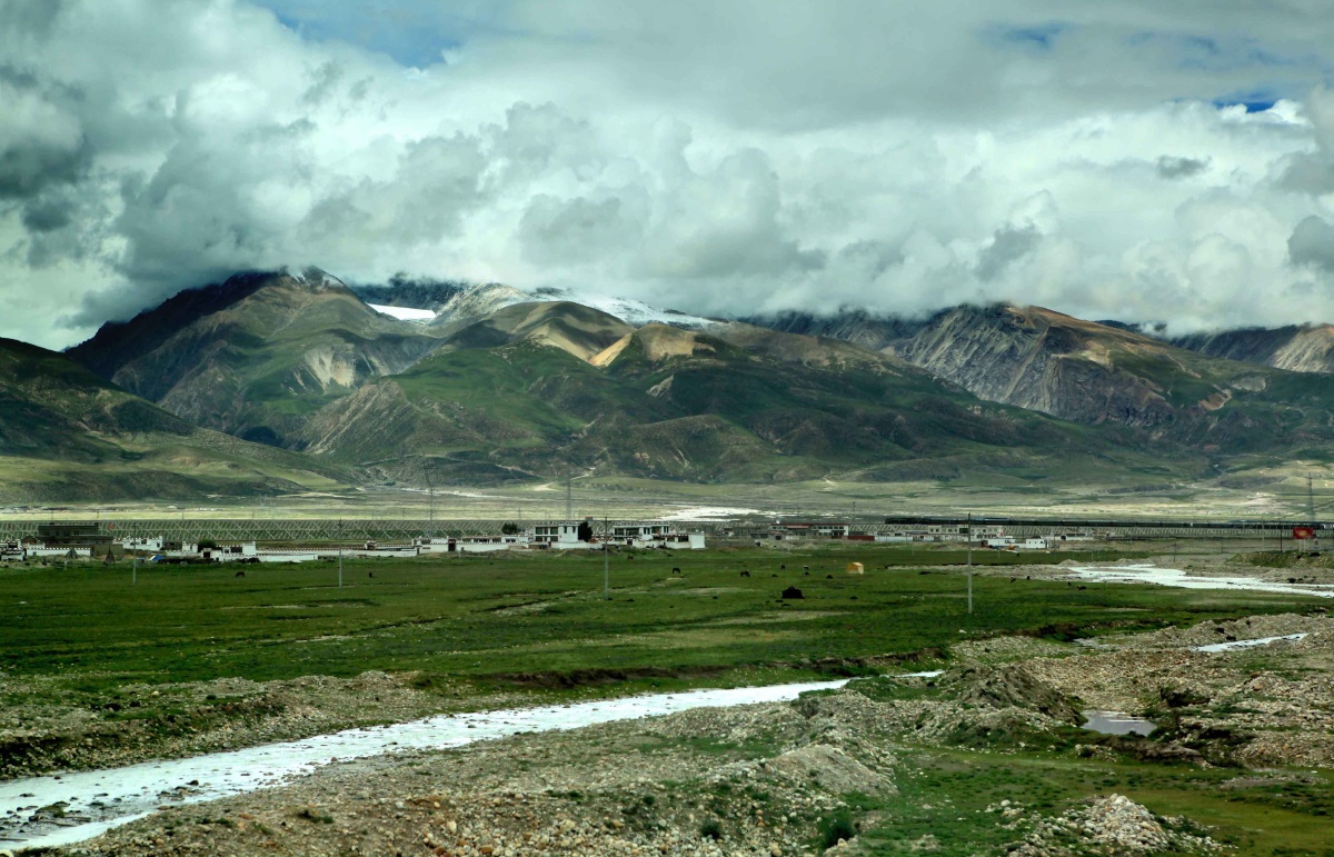 天路二十羊八井海拔4306米