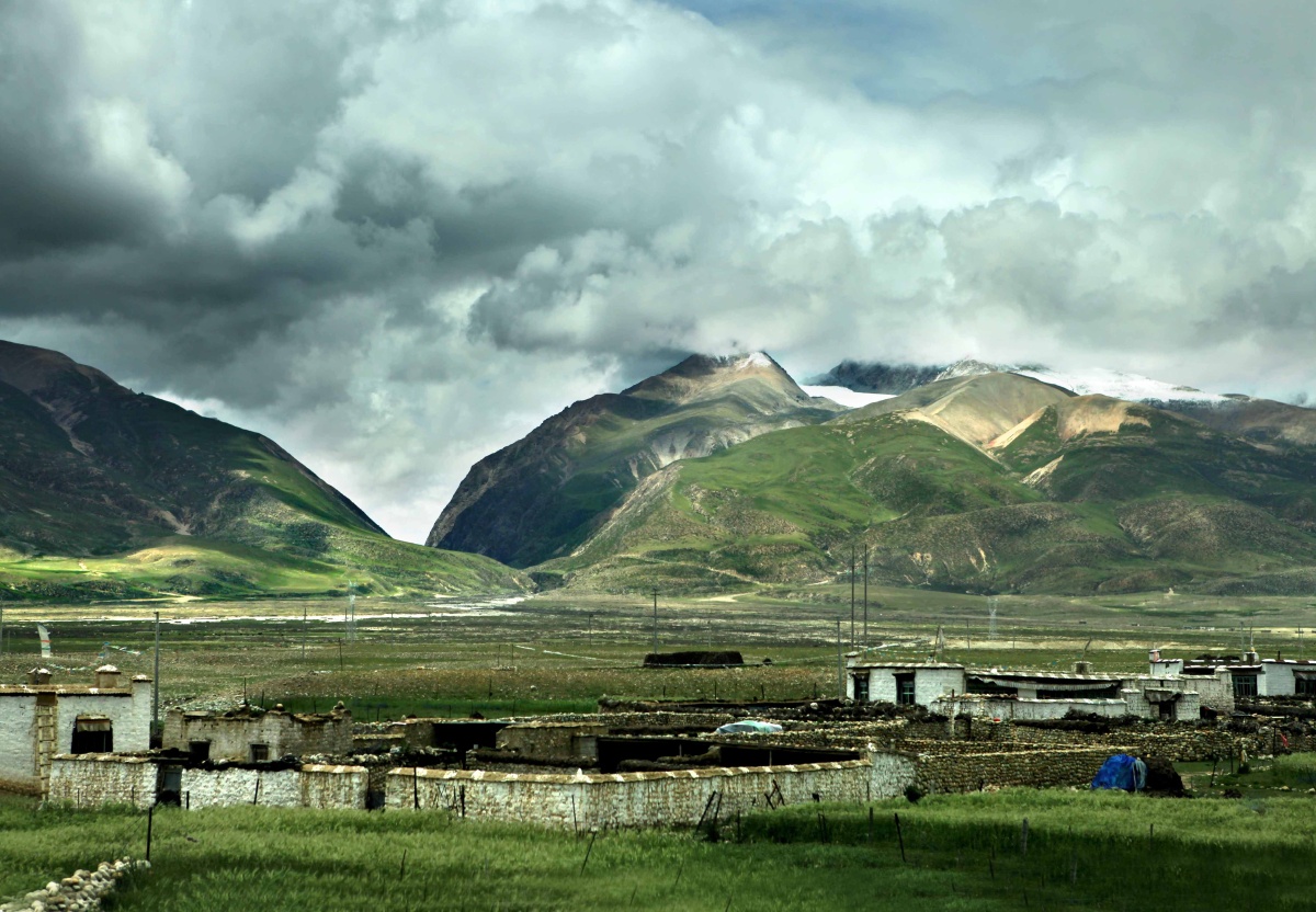 天路二十羊八井海拔4306米