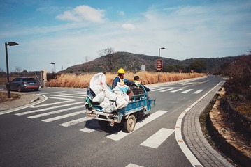 745008