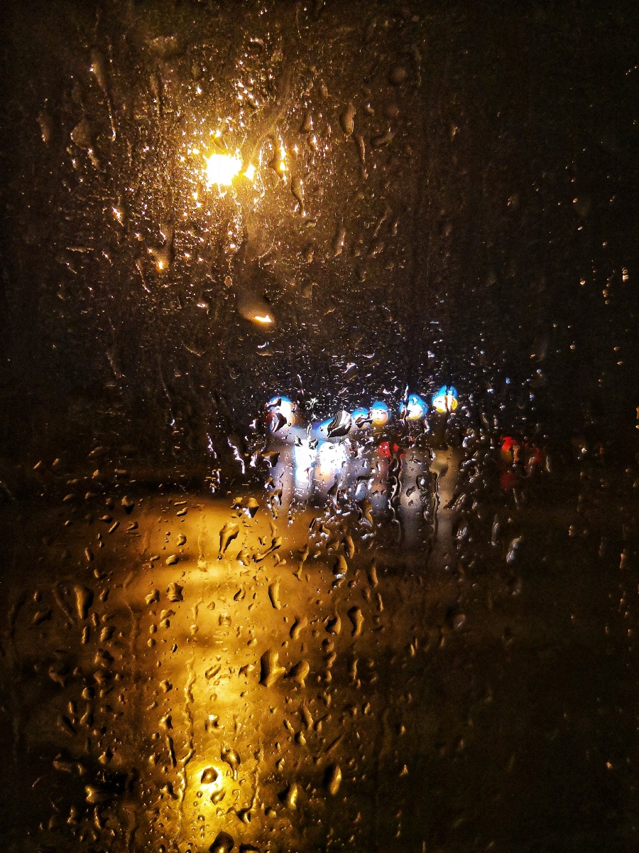 手机摄影打卡第147天夜雨