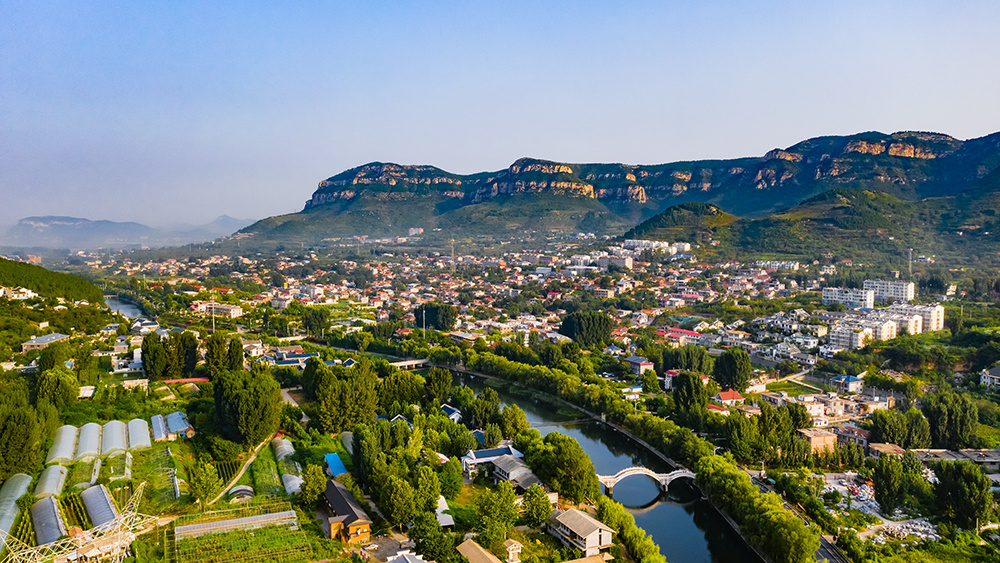 无人机航拍济南南部山区风光