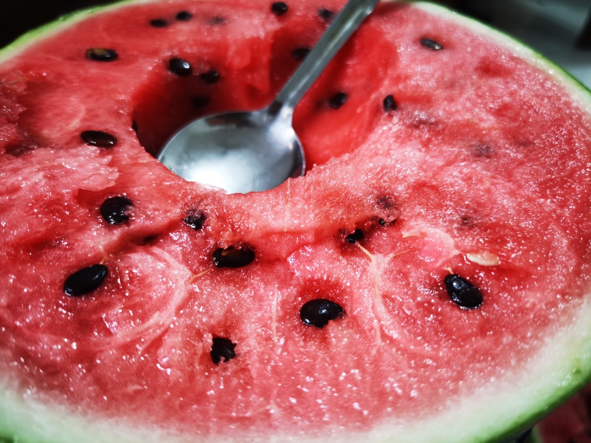 打开西瓜释放盛夏