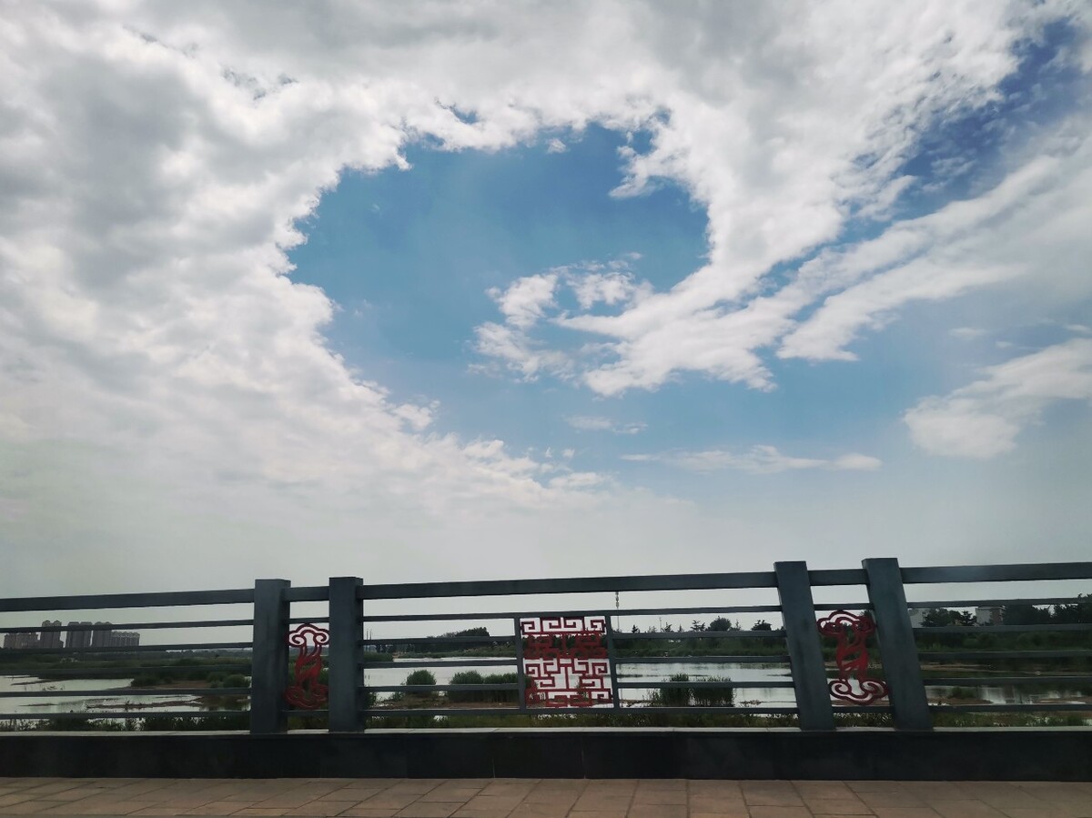 云