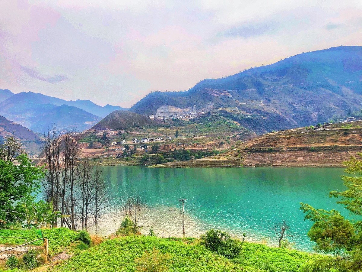 怒江州里的小镇与澜沧江