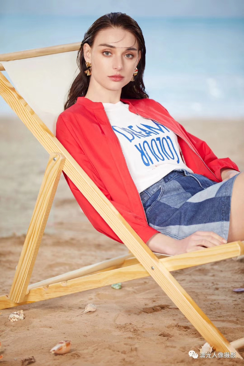 海边的清晨这组服装照片是在我们影棚内完成没有任何p图在棚内造景