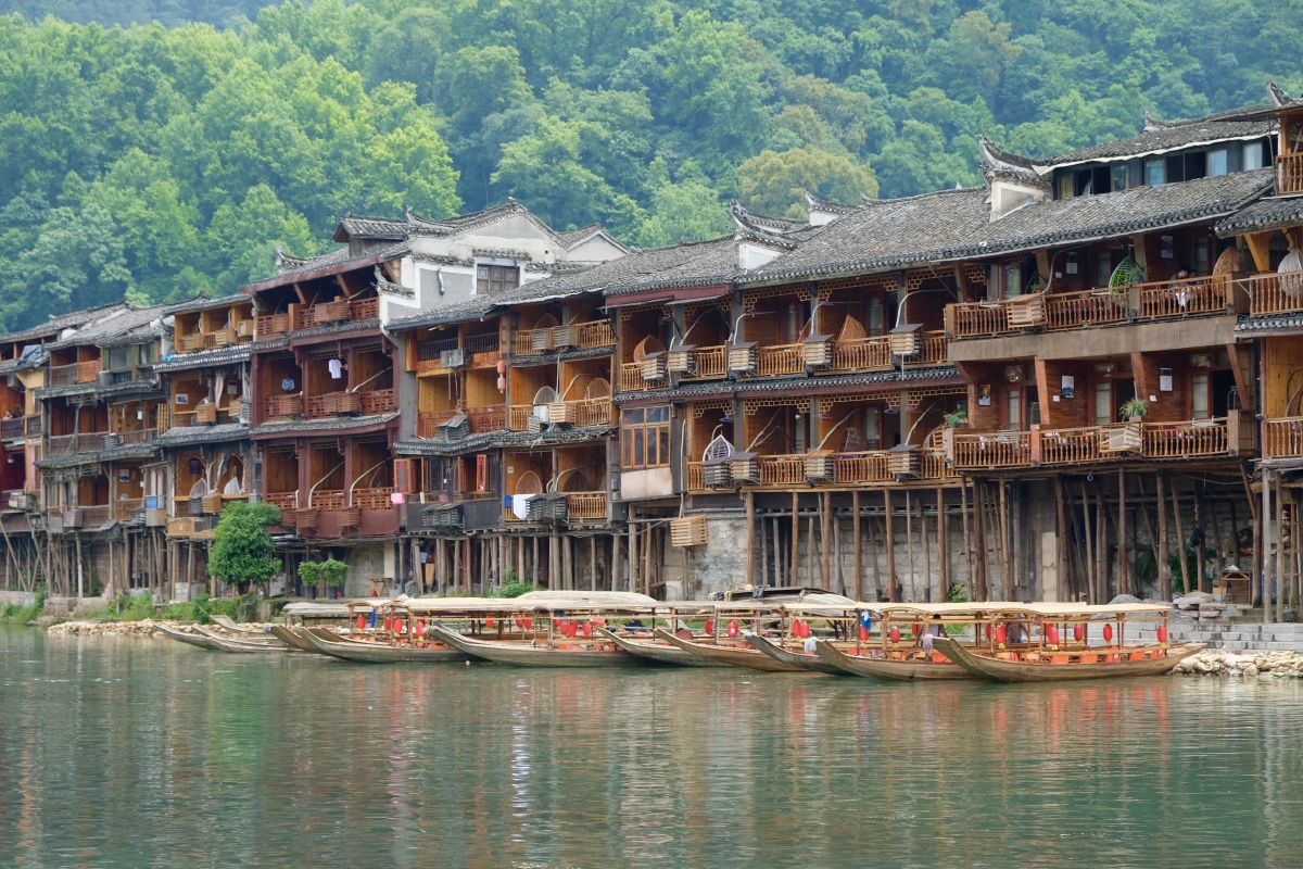 沱江 凤凰古城 湘西 竹楼