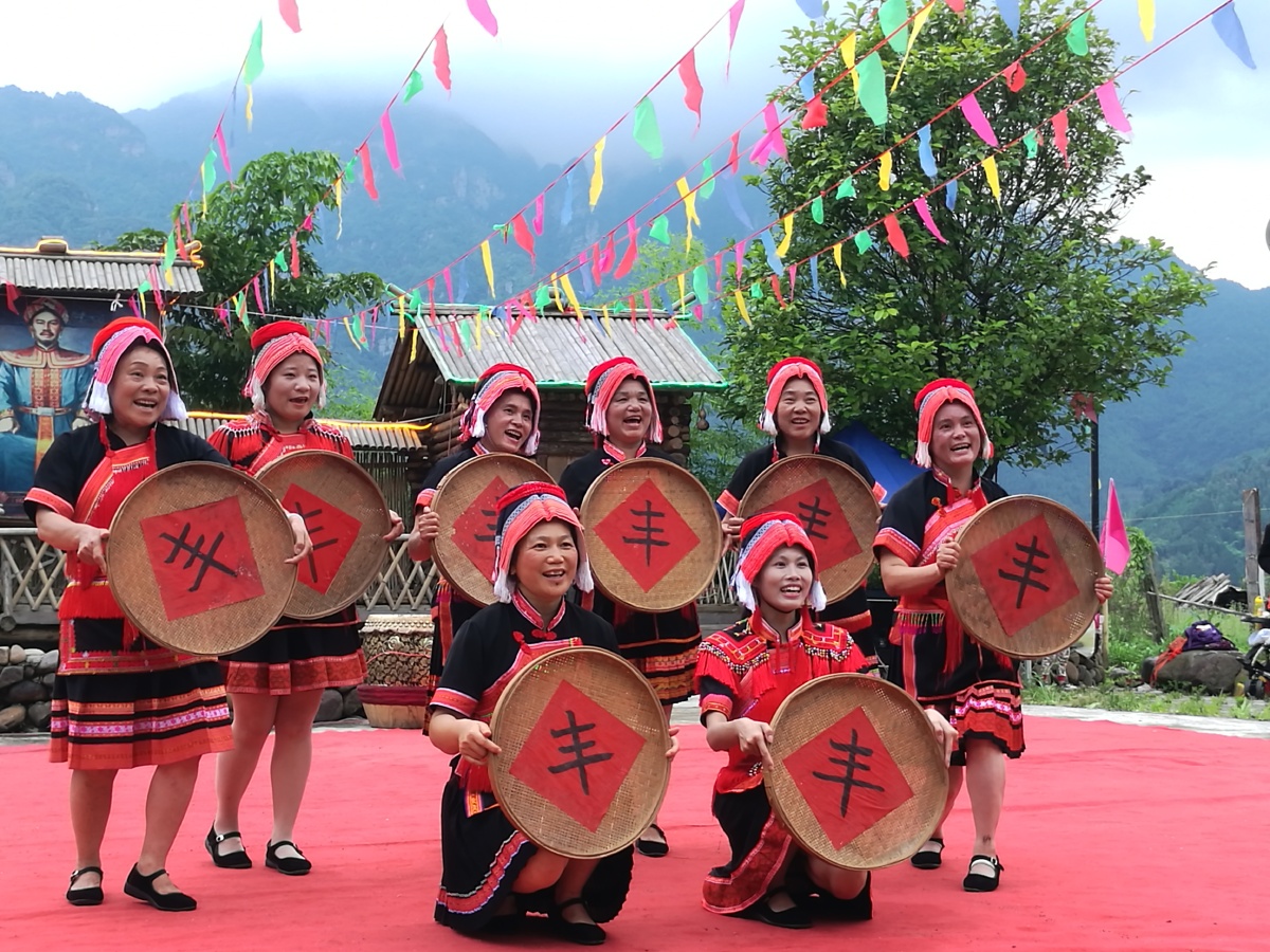 广西金秀山子瑶的幸福生活