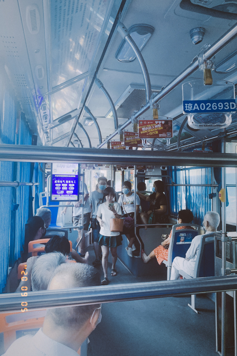 早晨搭乘公交车的人 - 娅芸顺顺 - 图虫