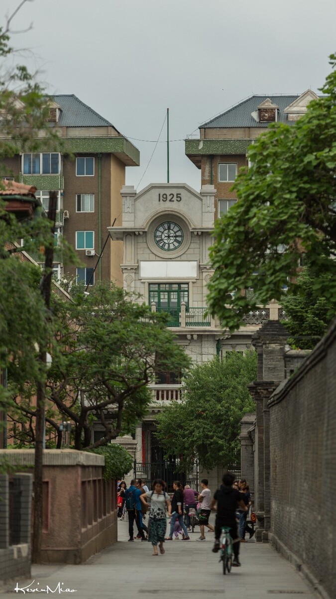 百年沧桑风雨路