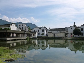 606089