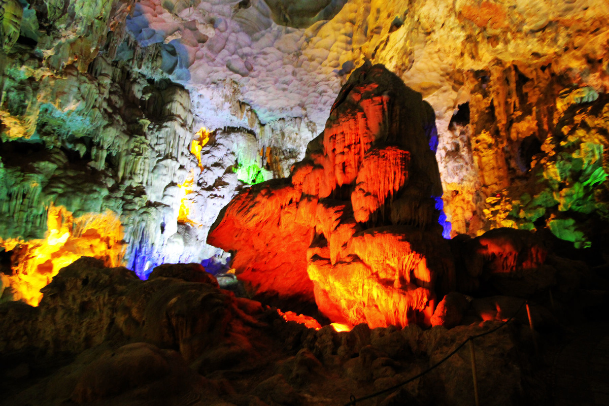 越南下龙湾天宫洞