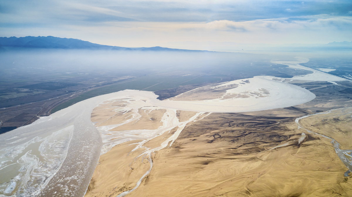 黄河之水天上来拍摄于山西永济黄河小北干流